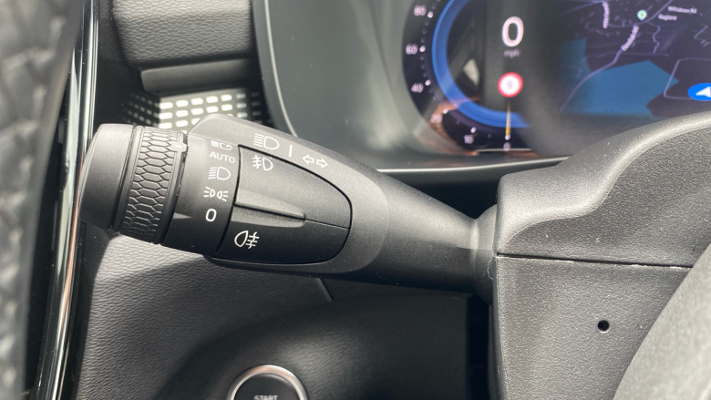 Volvo XC40 2.0 B4P Plus Dark 5dr Auto Petrol Estate